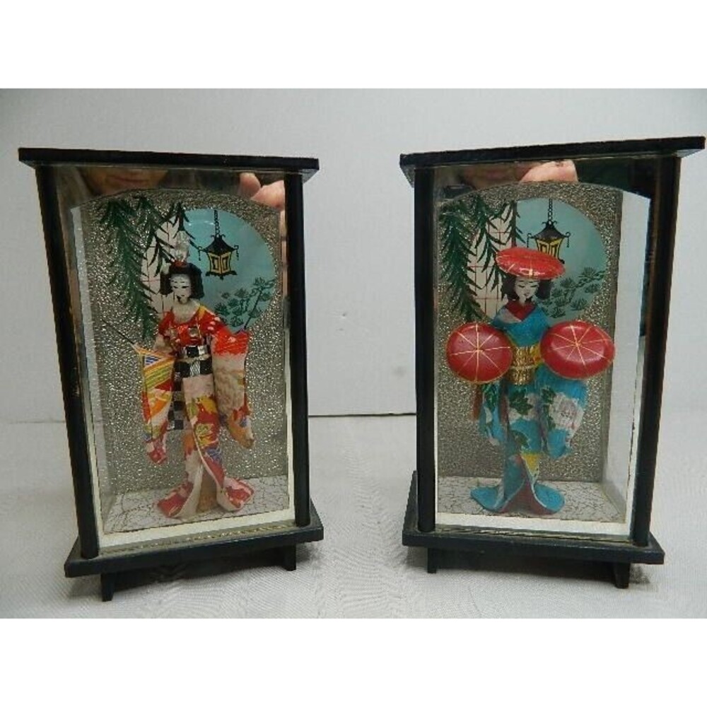 2 Vintage OMC Geisha Dolls Glass Display Box Oriental Collectibles Made in Japan